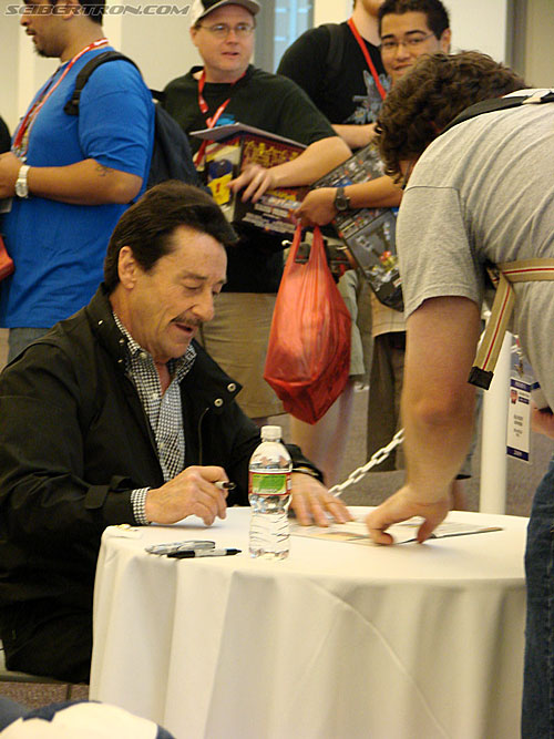 BotCon 2009: Panels and People - Transformers Event: DSC05341