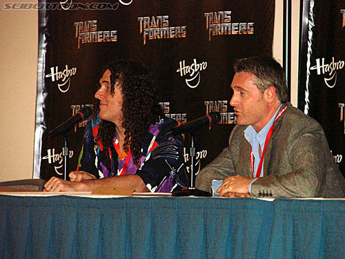 BotCon 2009: Panels and People - Transformers Event: DSC05354