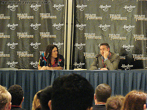 BotCon 2009: Panels and People - Transformers Event: DSC05367