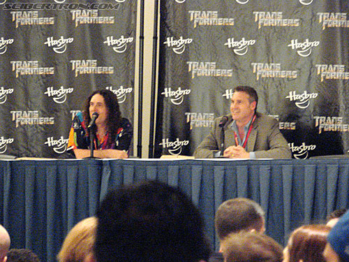 BotCon 2009: Panels and People - Transformers Event: DSC05370
