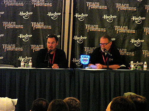 BotCon 2009: Panels and People - Transformers Event: DSC05608