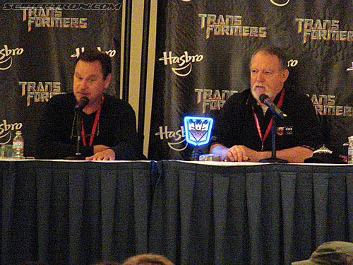 BotCon 2009: Panels and People - Transformers Event: DSC05611