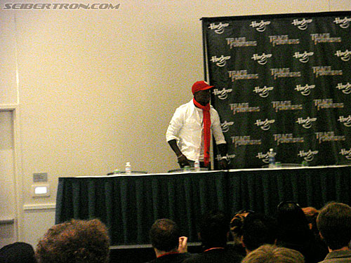 BotCon 2009: Panels and People - Transformers Event: DSC05612
