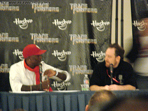 BotCon 2009: Panels and People - Transformers Event: DSC05619