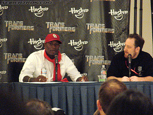 BotCon 2009: Panels and People - Transformers Event: DSC05620