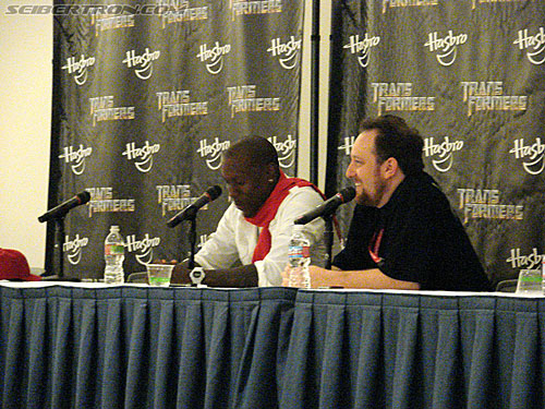 BotCon 2009: Panels and People - Transformers Event: DSC05621