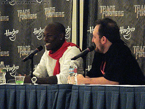 BotCon 2009: Panels and People - Transformers Event: DSC05622