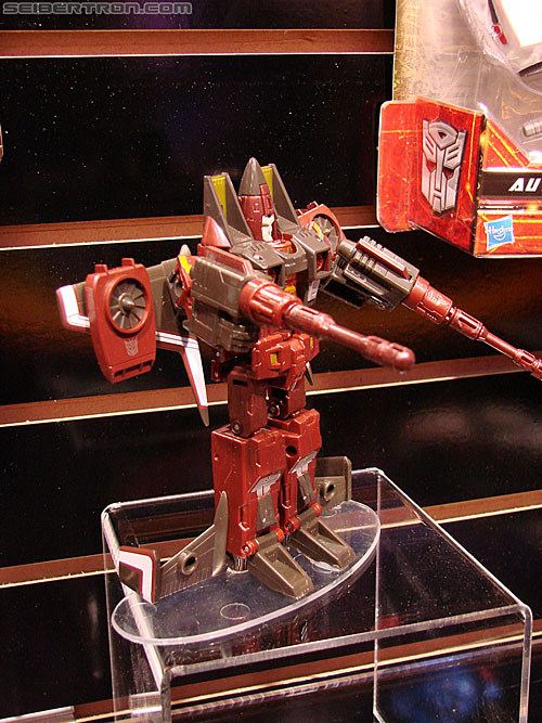 Toy Fair 2010: Transformers Generations - Transformers Event: DSC04840b