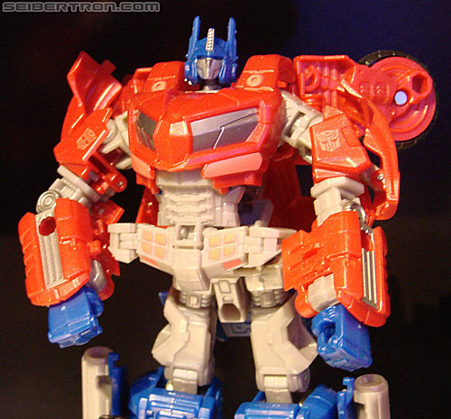 Toy Fair 2010: Transformers Generations - Transformers Event: DSC04971a