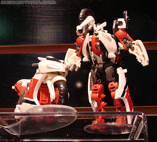 Toy Fair 2010: Transformers Movie-verse - Transformers Event: DSC05024a