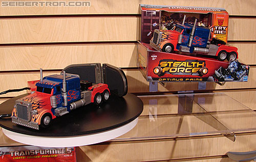 Toy Fair 2010: Transformers RPMs - Transformers Event: DSC04908