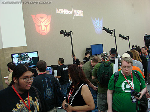BotCon 2009: Dealer Room - Transformers Event: DSC05174