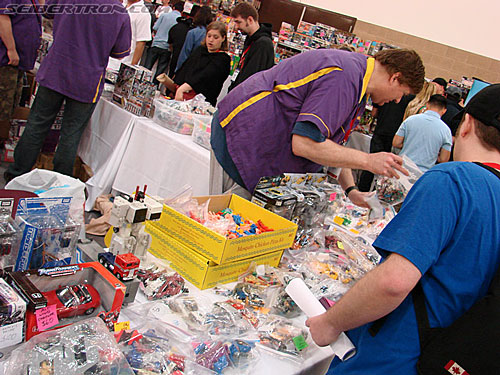 BotCon 2009: Dealer Room - Transformers Event: DSC05246