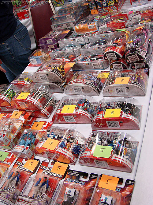 BotCon 2009: Dealer Room - Transformers Event: DSC05251