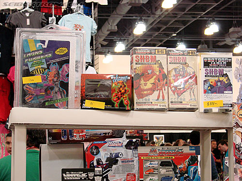 BotCon 2009: Dealer Room - Transformers Event: DSC05314