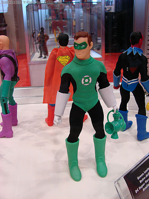 C2E2: Chicago Comic and Entertainment Expo - Transformers Event: Retro-Action DC Green Lantern