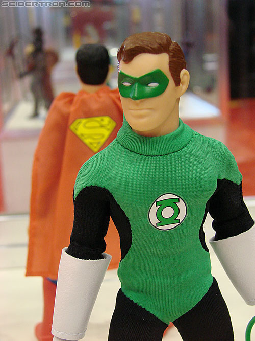 C2E2: Chicago Comic and Entertainment Expo - Transformers Event: Retro-Action DC Green Lantern