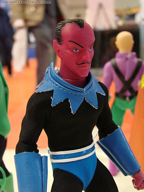 C2E2: Chicago Comic and Entertainment Expo - Transformers Event: Retro-Action DC Sinestro
