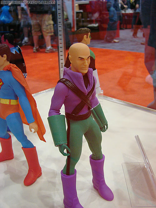 C2E2: Chicago Comic and Entertainment Expo - Transformers Event: Retro-Action DC Lex Luthor