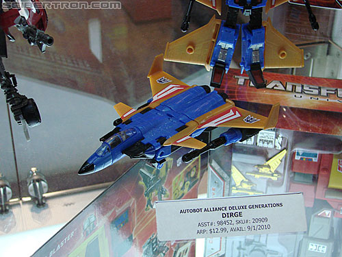 BotCon 2010: Transformers Generations toys - Transformers Event: DSC02886