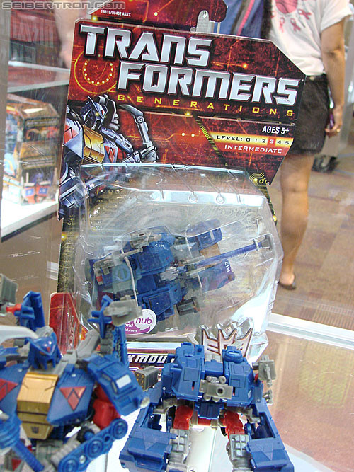 BotCon 2010: Transformers Generations toys - Transformers Event: DSC02908