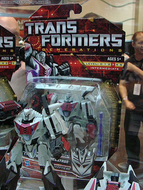 BotCon 2010: Transformers Generations toys - Transformers Event: DSC02924