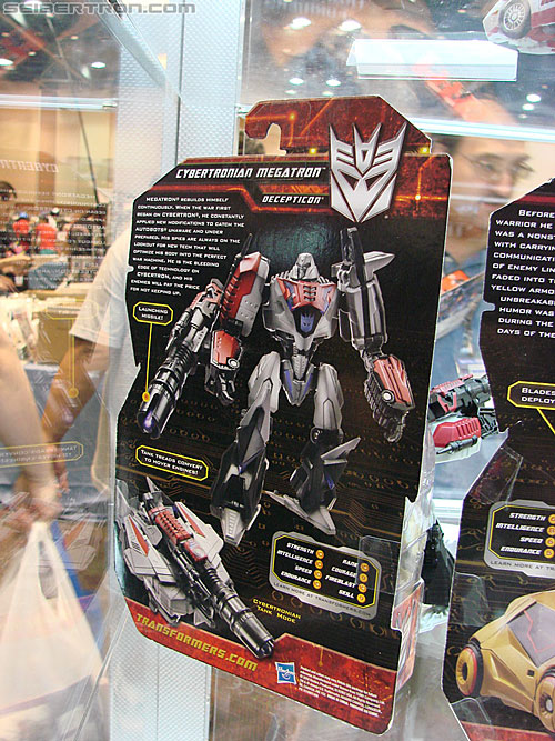 BotCon 2010: Transformers Generations toys - Transformers Event: DSC02943