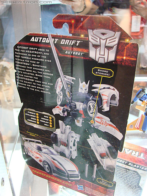 BotCon 2010: Transformers Generations toys - Transformers Event: DSC02950