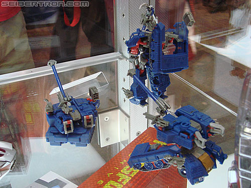 BotCon 2010 - Transformers Generations toys