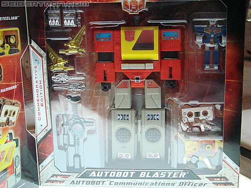 BotCon 2010: SDCC Exclusives - Transformers Event: DSC02893
