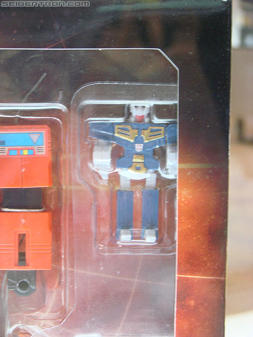 BotCon 2010: SDCC Exclusives - Transformers Event: DSC02895