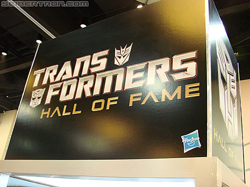 BotCon 2010: "Hall of Fame" Display Area and Awards Dinner - Transformers Event: DSC02991