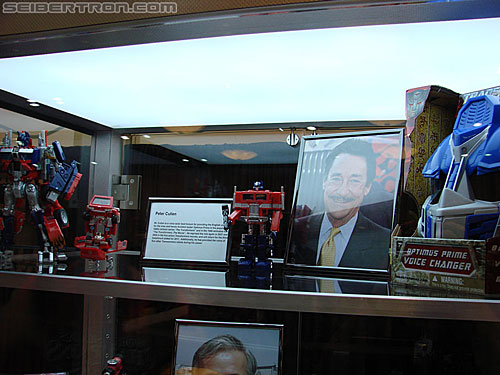 BotCon 2010: "Hall of Fame" Display Area and Awards Dinner - Transformers Event: DSC02992