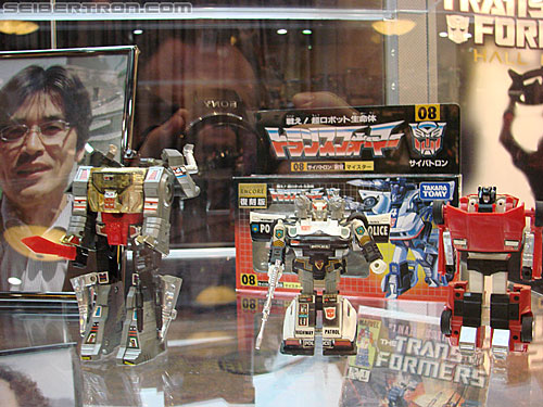 BotCon 2010: "Hall of Fame" Display Area and Awards Dinner - Transformers Event: DSC03006