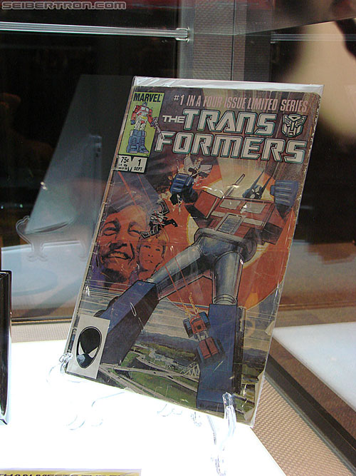 BotCon 2010: "Hall of Fame" Display Area and Awards Dinner - Transformers Event: DSC03010