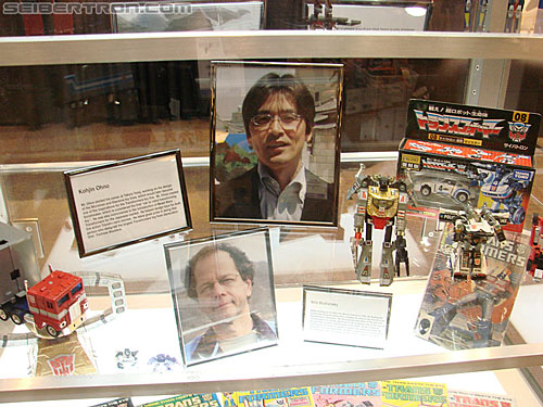 BotCon 2010: "Hall of Fame" Display Area and Awards Dinner - Transformers Event: DSC03013