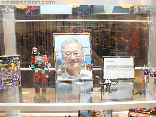 BotCon 2010: "Hall of Fame" Display Area and Awards Dinner - Transformers Event: DSC03014