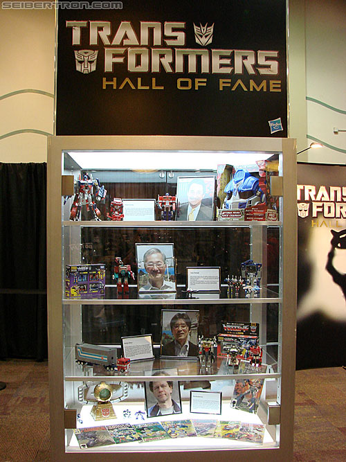 BotCon 2010: "Hall of Fame" Display Area and Awards Dinner - Transformers Event: DSC03017