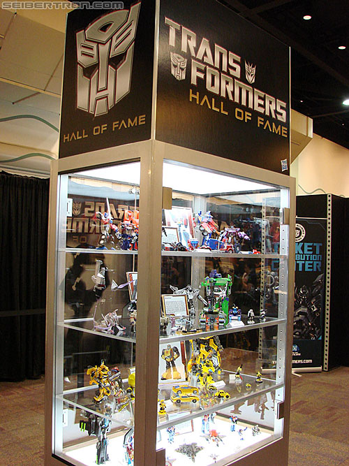 BotCon 2010: "Hall of Fame" Display Area and Awards Dinner - Transformers Event: DSC03018
