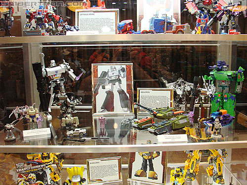 BotCon 2010: "Hall of Fame" Display Area and Awards Dinner - Transformers Event: DSC03020
