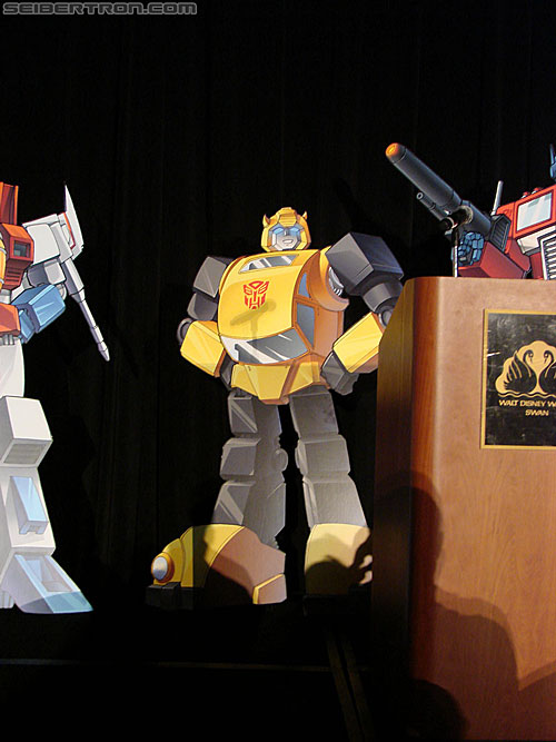BotCon 2010: "Hall of Fame" Display Area and Awards Dinner - Transformers Event: DSC03491