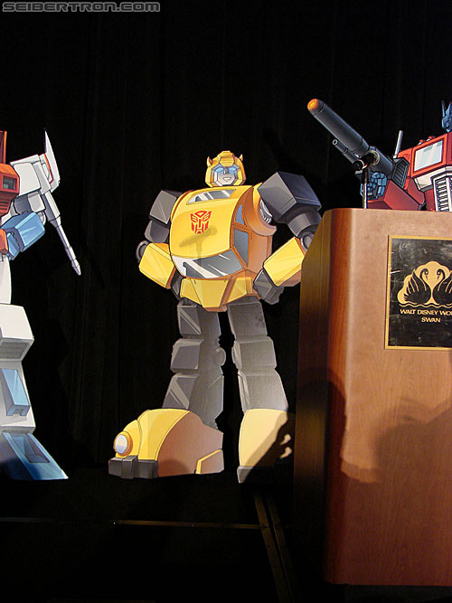 BotCon 2010: "Hall of Fame" Display Area and Awards Dinner - Transformers Event: DSC03492