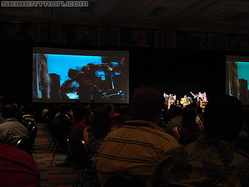 BotCon 2010: "Hall of Fame" Display Area and Awards Dinner - Transformers Event: DSC03513