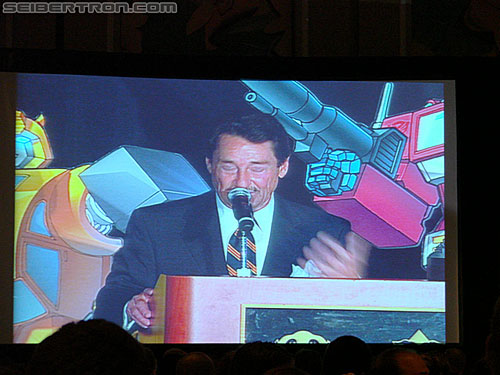 BotCon 2010: "Hall of Fame" Display Area and Awards Dinner - Transformers Event: DSC03585