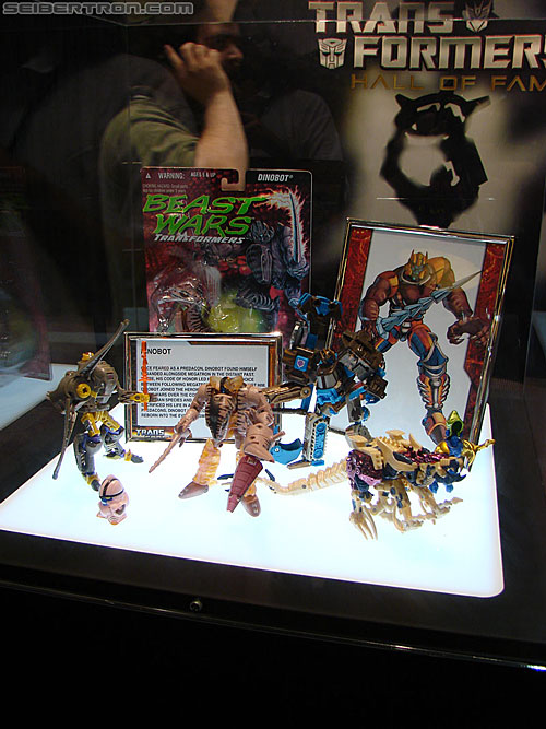 BotCon 2010: "Hall of Fame" Display Area and Awards Dinner - Transformers Event: DSC03853