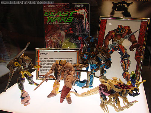 BotCon 2010: "Hall of Fame" Display Area and Awards Dinner - Transformers Event: DSC03854