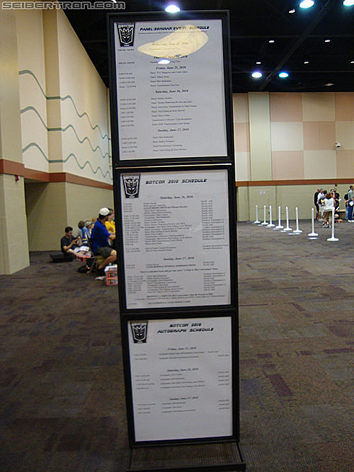 BotCon 2010: Thursday Night Registration - Transformers Event: DSC00587