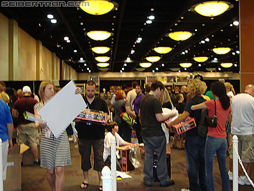 BotCon 2010: Thursday Night Registration - Transformers Event: DSC00590