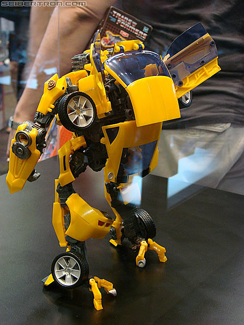 BotCon 2010 - Hunt For The Decepticons toys (pt 1)