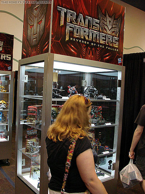 BotCon 2010: Hunt For The Decepticons toys (pt 1) - Transformers Event: DSC02769